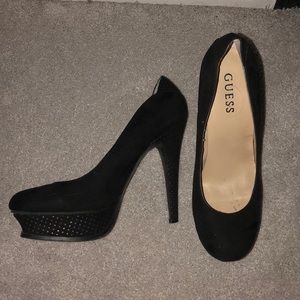 GUESS pumps!